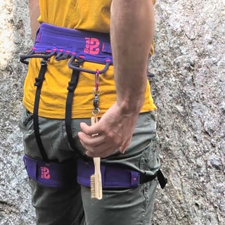Load image into Gallery viewer, Clipmag, magnetic climbing brush holder
